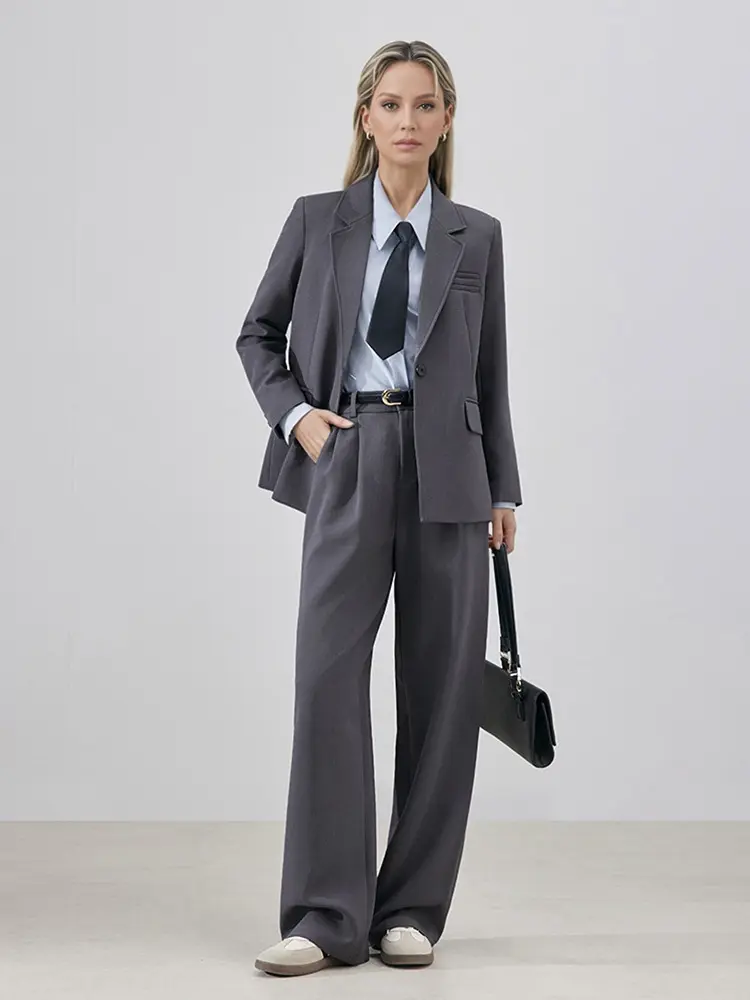 Single-breasted blazer women 1