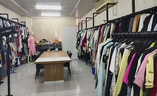 Why Choose Hongye Apparel as Your Custom Prom Dress Supplier 5