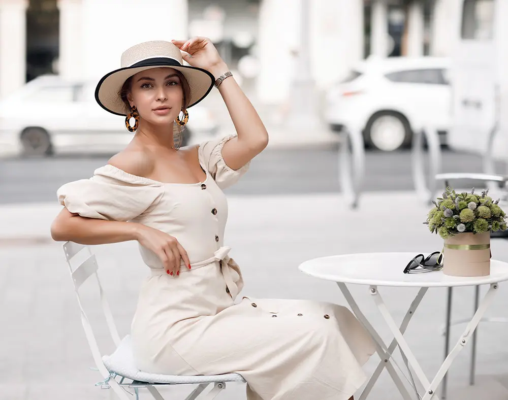 Women dress in coffee shop